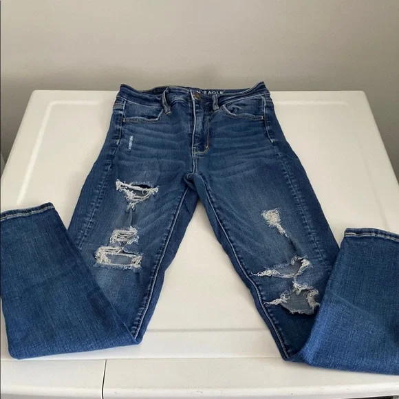 American Eagle Outfitters Women's Blue Distressed Jeans - Picture 6 of 6